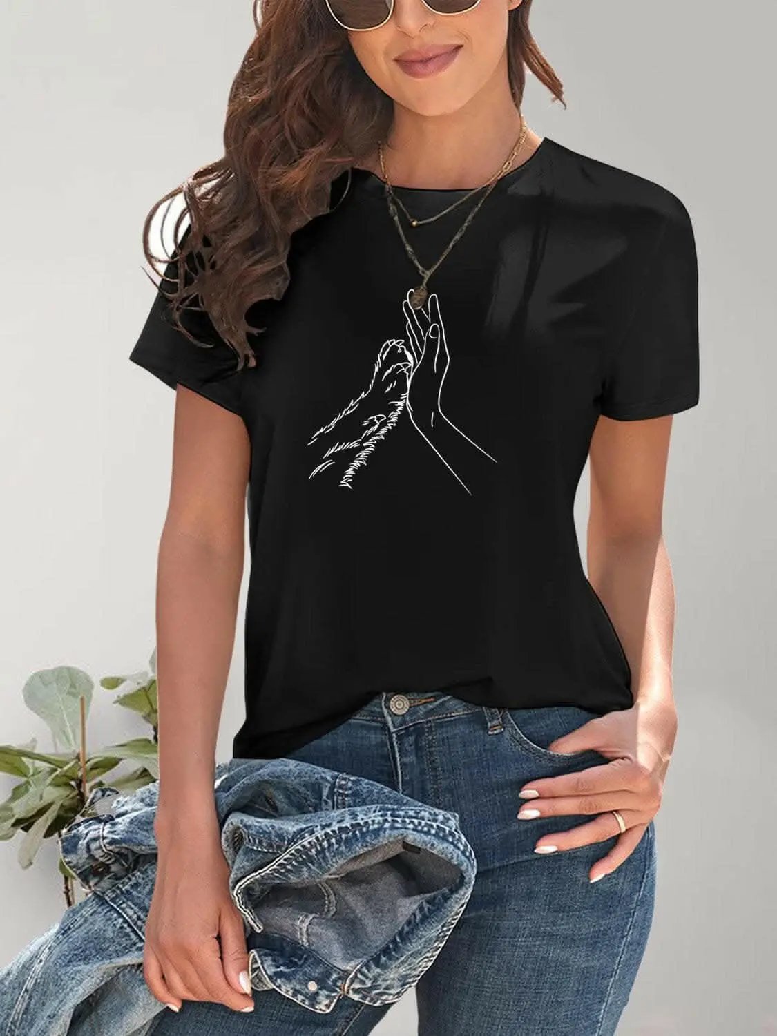Graphic tee with round neck design - Love Salve